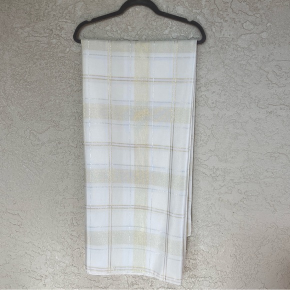 Threshold Tablecloth Oblong 60”x120” White with Metallic Gold and Silver Plaid - Picture 8 of 10